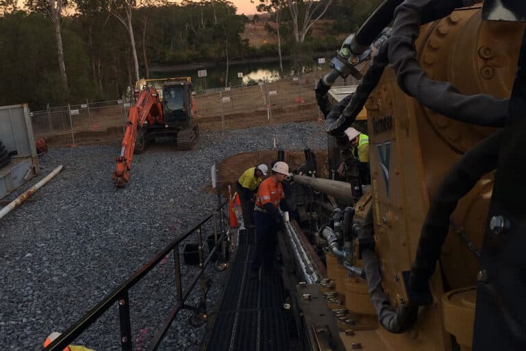 AWDD HDD river crossing with Vermeer D100x120
