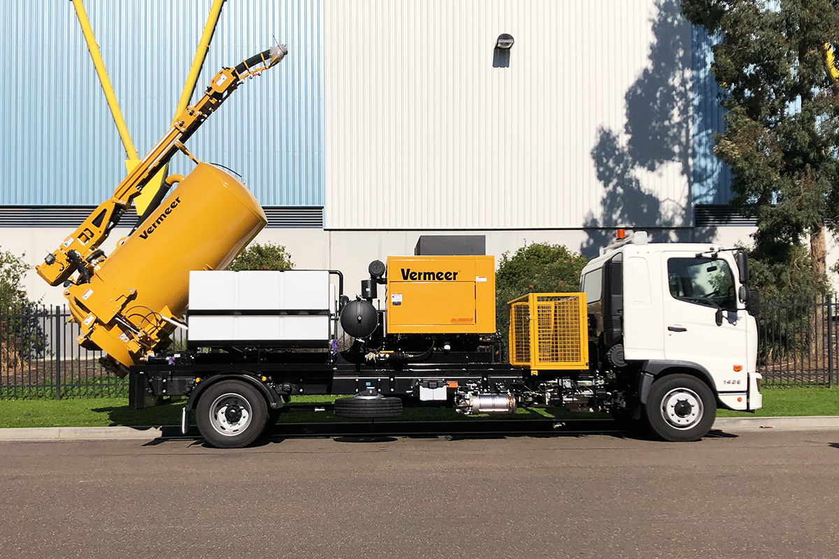 VSK100-800 Vacuum Excavator and Hino Truck drive-away package