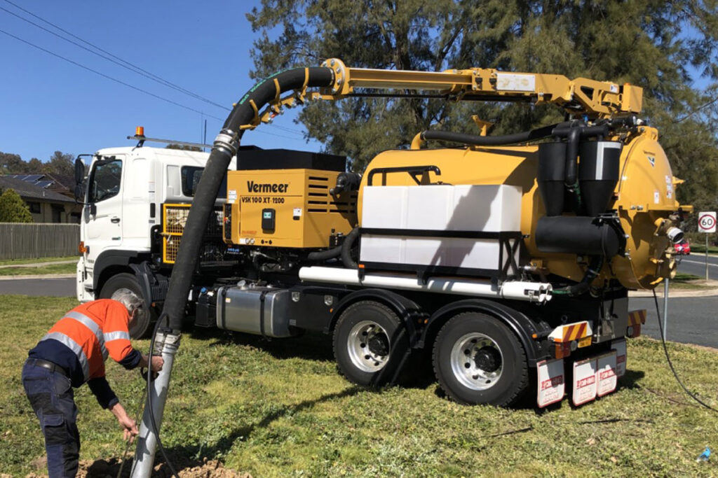 VSK70-500 Vacuum Excavator on Isuzu NQR 87/80-190 Auto 4x2 Truck